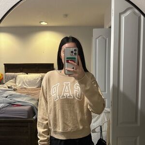 BRAND NEW Gap Crewneck